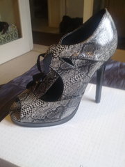 Black and grey snake print peep toes size 6
